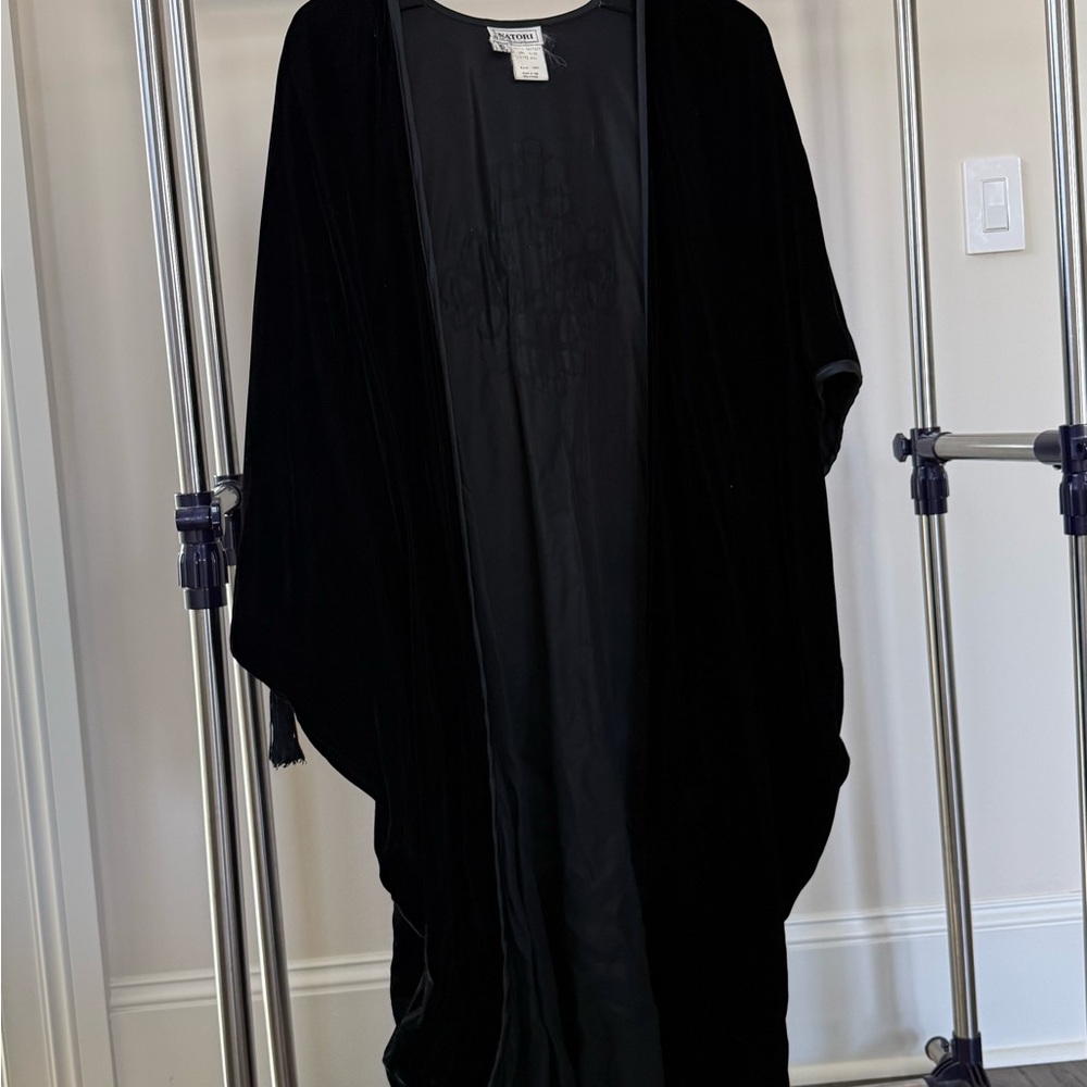 Natori Black Rayon Kimono